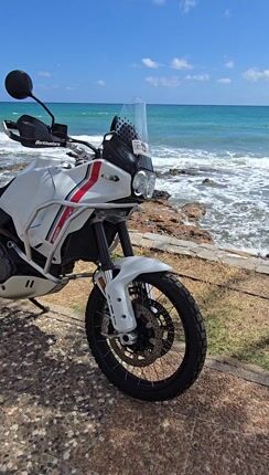 Ducati DesertX 2023-thumb-1