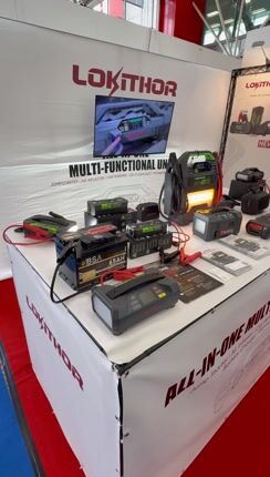 Εκκινητής Μπαταριών Αυτοκινήτου, Powerbank, Φακός Led 3 Σε1 Lokithor J1350 Pro LifePO4 12 Volt 1350A eautoshop gr-thumb-3