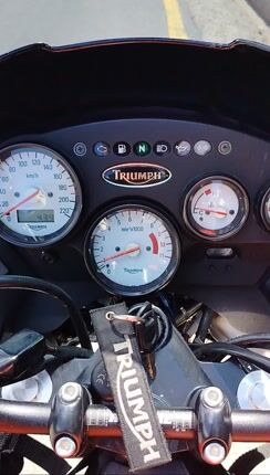 Triumph Tiger 900 (885) 2001 885i-thumb-1