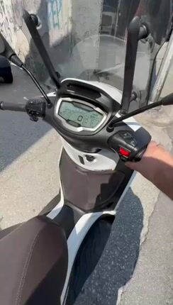 Piaggio Beverly 300 2023 300HPE-thumb-1