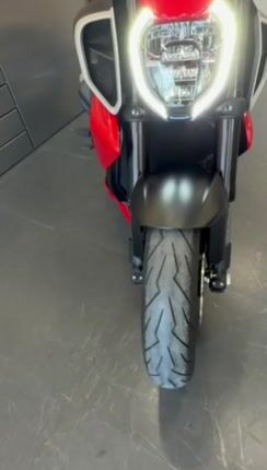 Ducati Diavel 2024 V4-thumb-1