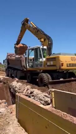 Εκσκαφέας Με Λάστιχα Liebherr 2001 904-thumb-1