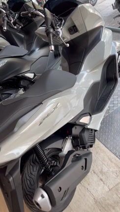 Honda SH 350i 2025-thumb-1