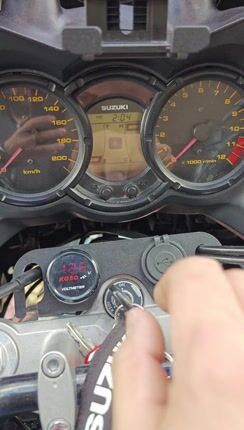 Suzuki V-Strom 650 2005-thumb-1