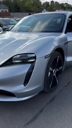 Porsche Taycan 2021 TURBO-thumb-1