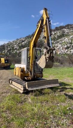 Εκσκαφέας Με Ερπύστριες Komatsu 1990 PC 40-thumb-1