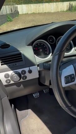 Opel Astra 2007 Gtc-thumb-1