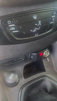 Ford Transit Courier 2017-thumb-1