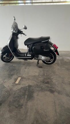 Vespa GTS 300 2018 Vespa GTS Super 300-thumb-1