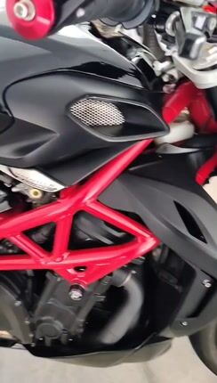 Mv Agusta Brutale 920 2011 ΠΡΟΣΦΟΡΆ ΓΙΑ ΛΙΓΕΣ ΜΕΡΕΣ-thumb-1