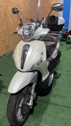 Piaggio Beverly 300i 2011-thumb-1