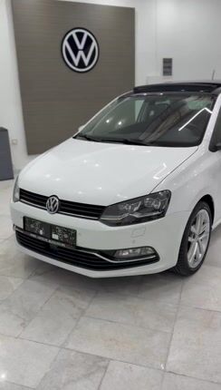 Volkswagen Polo 2016 1.4D Full LED / Panorama/ Navi / Highline-thumb-1
