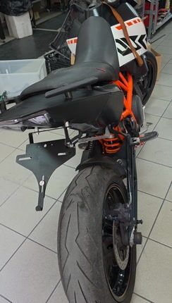 ΒΑΣΗ ΠΙΝΑΚΙΔΑΣ KTM Duke 690 08-11-thumb-1