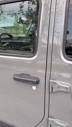 Jeep Gladiator 2022 Sport-thumb-1