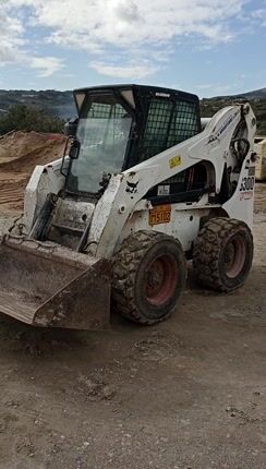 Φορτωτάκι Bobcat 2009 S300-thumb-1