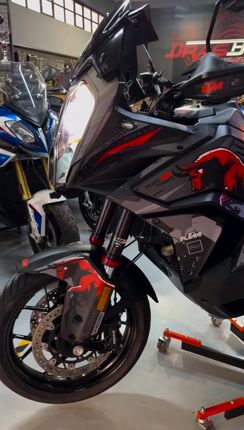 KTM 1290 Super Adventure 2022-thumb-1