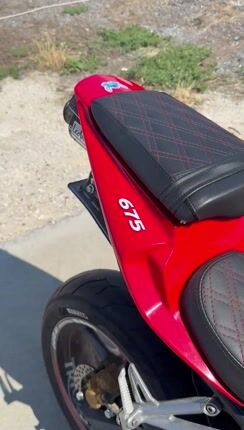 Triumph Daytona 675 2006-thumb-1