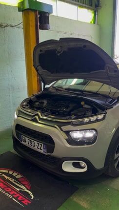 Citroen C3 2021 1.2 PureTech Shine. ΕΛΕΓΜΕΝΟ από SERVICE με ΕΓΓΥΗΣΗ-thumb-1