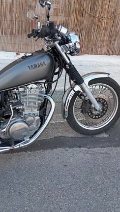 Yamaha SR 400 2015-thumb-1