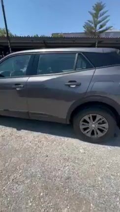 Peugeot 2008 2021 PureTech 130-thumb-2