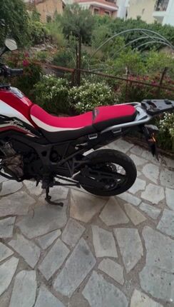 Honda CRF 1000 2019-thumb-1