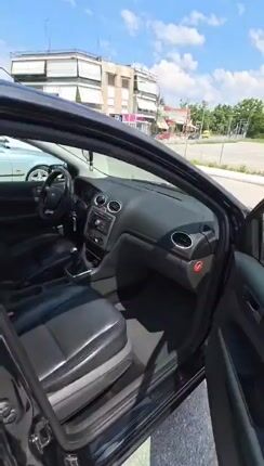 Ford Focus 2006-thumb-1