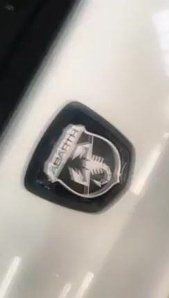 Abarth 595 Competizione 2018-thumb-1