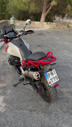 Moto Guzzi V 85 TT 2020 Evocative-thumb-1
