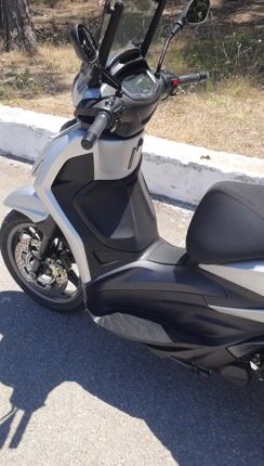 Piaggio Beverly 400 2023 400S HPE-thumb-1