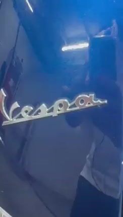 Piaggio Vespa LX 50 2011-thumb-1