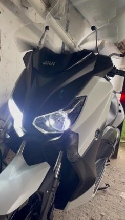 Yamaha XMAX 250 2015-thumb-1