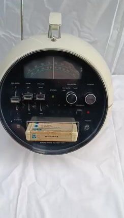 Σπάνιο ραδιοκασετόφωνο Weltron Model 2001 γνωστό ως "Space Ball ή Space Helmet radio" του 1970.-thumb-2