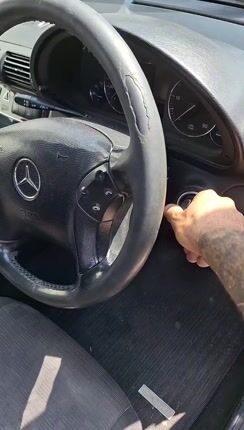 Mercedes-Benz W203 Diesel (2148cc)-thumb-1