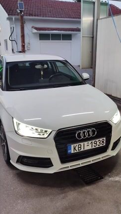 Audi A1 2018 S line Tfsi 1.0-thumb-1