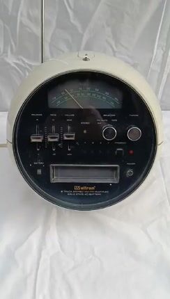 Σπάνιο ραδιοκασετόφωνο Weltron Model 2001 γνωστό ως "Space Ball ή Space Helmet radio" του 1970.-thumb-1