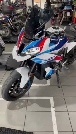 Bmw M 1000 XR 2024-thumb-1