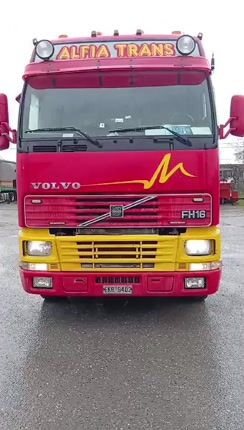 Volvo 2001 FH520 8x4-thumb-1