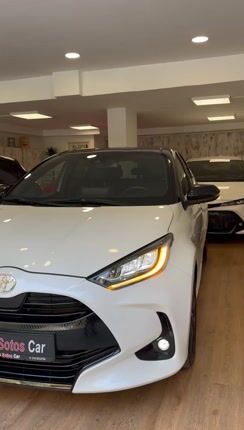 Toyota Yaris 2023 full extra bitone 37400km-thumb-1