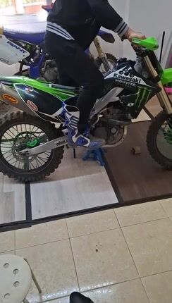 Kawasaki KX 250F 2009-thumb-1