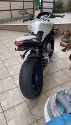 Mv Agusta Brutale 675 2014-thumb-1