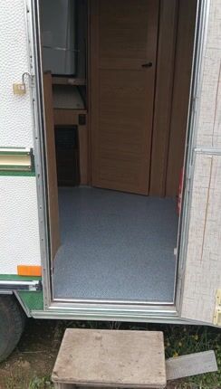 Hymer 1988 Με A/C. Για φιλοξενία προσωπικού-thumb-1