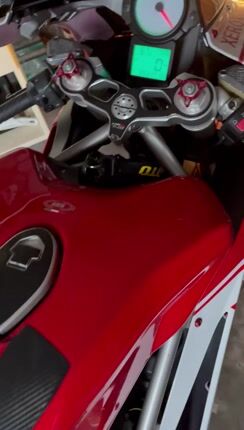 Ducati 749 2005-thumb-1