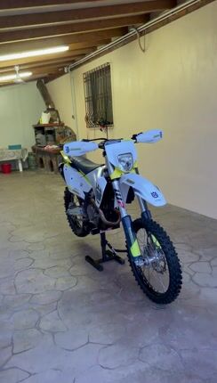 Husqvarna FE 250 2024 FE 250-thumb-1
