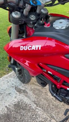 Ducati Hypermotard 939 2016-thumb-1