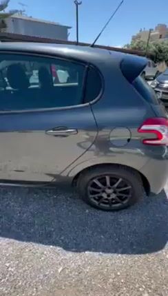 Peugeot 208 2012 1.2 PURETECH 82 STYLE-thumb-2