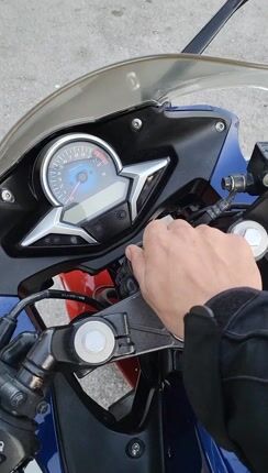 Honda CBR250R 2011 Combined ABS-thumb-1