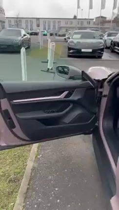 Porsche Taycan 2023 Panoramic-thumb-2