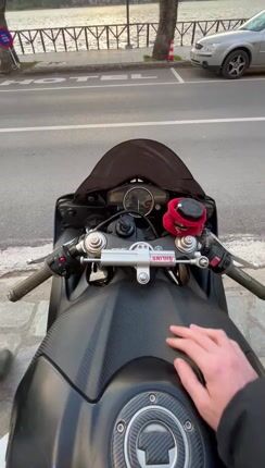 Yamaha YZF-R6 2006-thumb-1